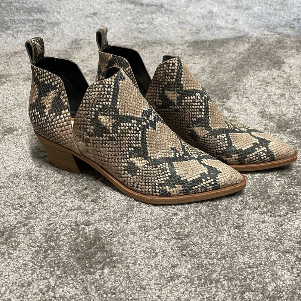 Dolce Vita Sonni booties Size 8